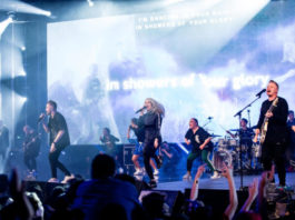 Planetshakers - Fall On Me